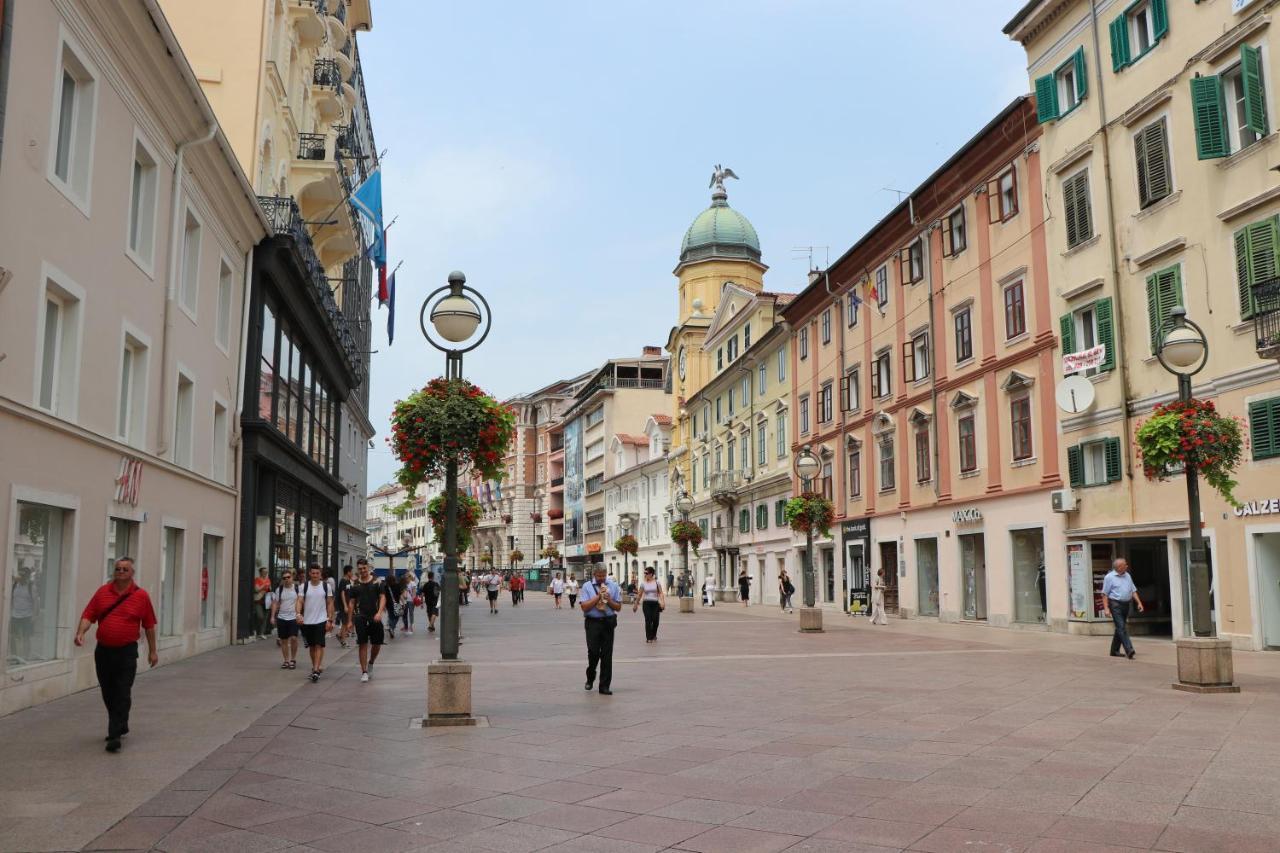 Modern Apartment In The Centre Rijeka Exterior photo